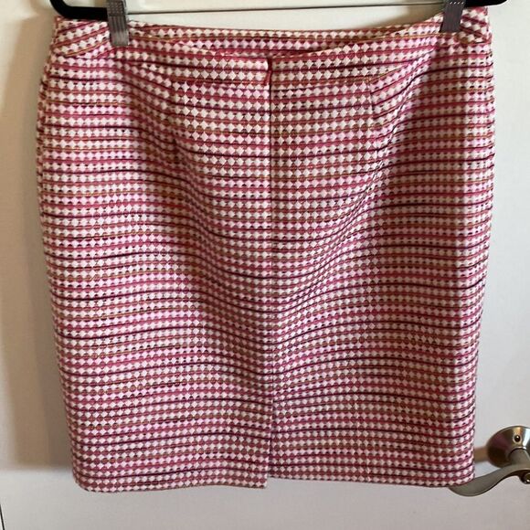 Pink pattern pencil skirt- size 10 - Picture 3 of 6